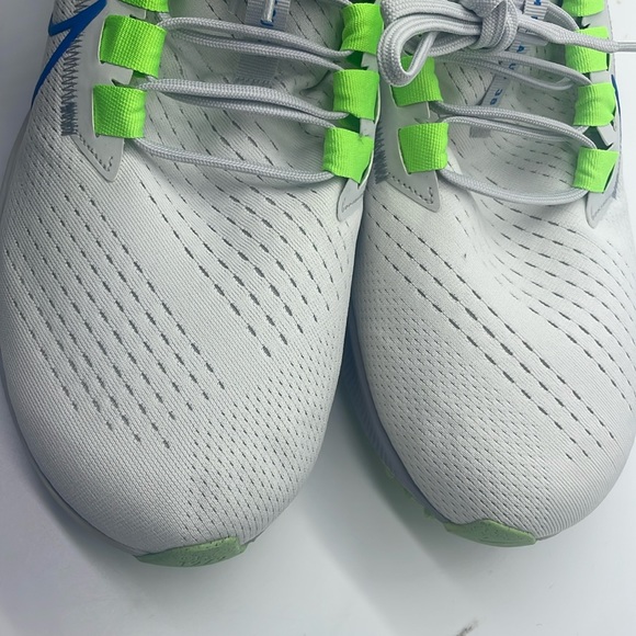  Nike AIR ZOOM PEGASUS 38 White Green Blue Tick review Thomas 04