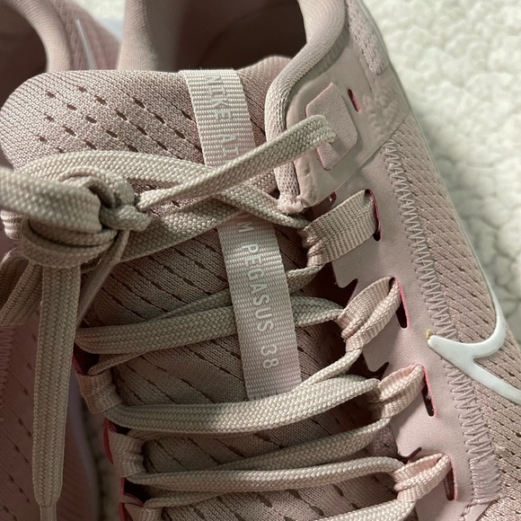 Nike AIR ZOOM PEGASUS 38 Pink White review Adam 02