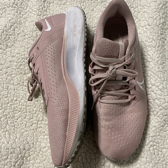 Nike AIR ZOOM PEGASUS 38 Pink White review Adam 04