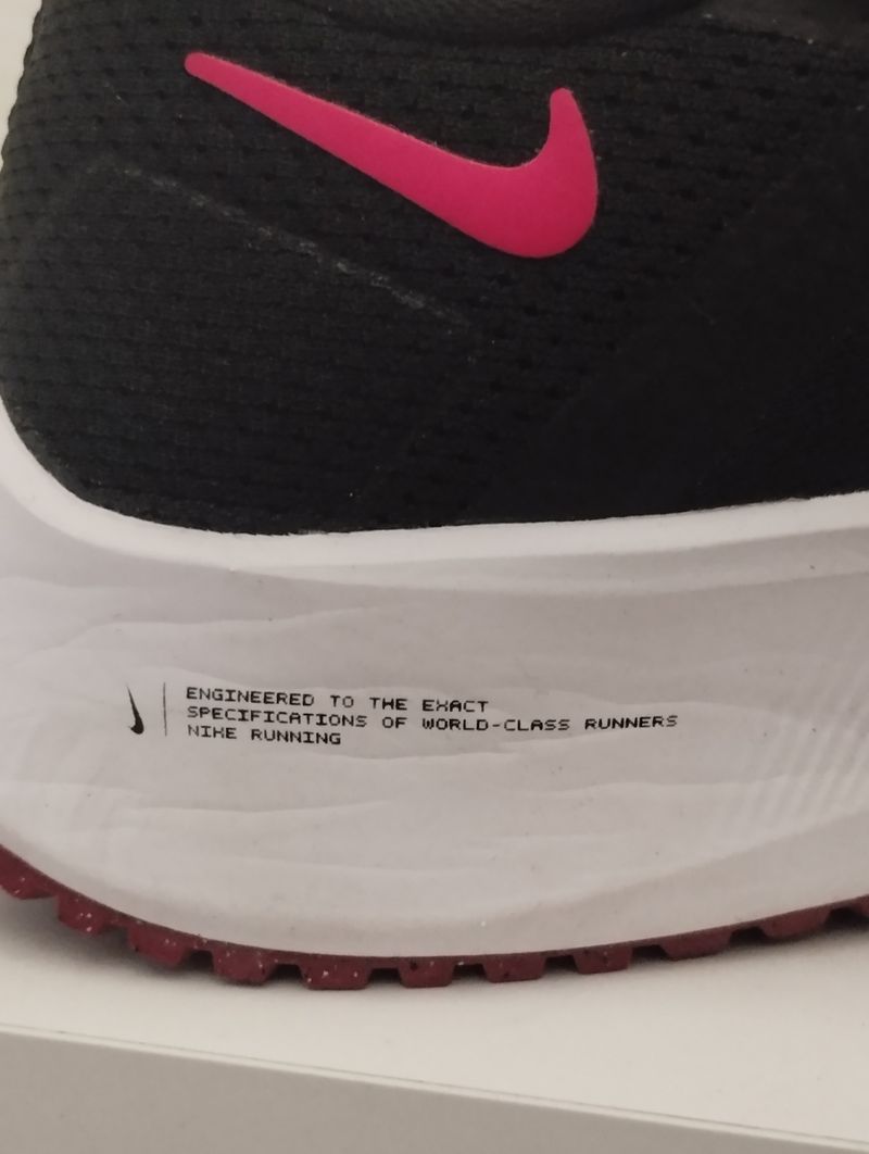 Nike AIR ZOOM PEGASUS 38 Black Red review Chloe 06