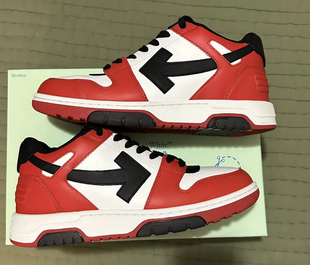 OFF-WHITE Out Of Office White, red, and Black review Big E 01