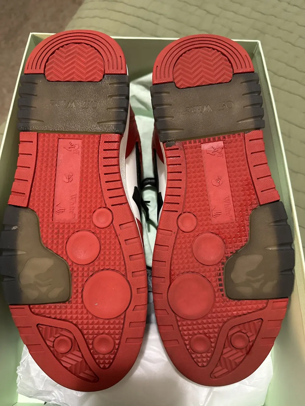 OFF-WHITE Out Of Office White, red, and Black review Big E 03