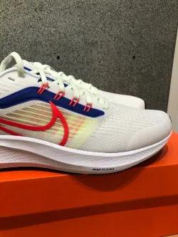 Nike Air Zoom Pegasus 39 White Blue Red-7 review Kevin 02