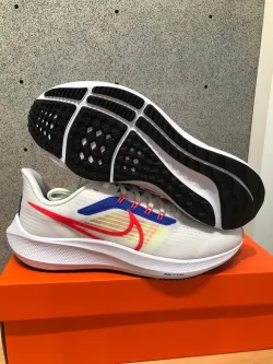 Nike Air Zoom Pegasus 39 White Blue Red-7 review Kevin 01