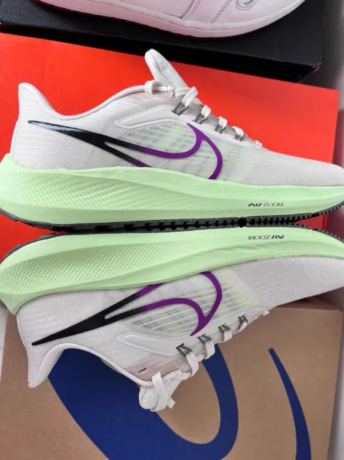Nike Air Zoom Pegasus 39 Red Plum Barely Volt review 