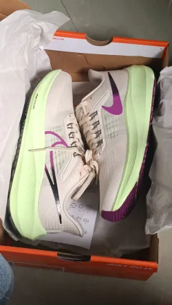 Nike Air Zoom Pegasus 39 Red Plum Barely Volt review Isabella