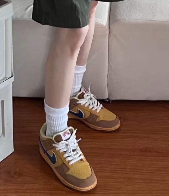 GB Nike SB Dunk Low Premium "Newcastle Brown Ale" review Derek Brown 01