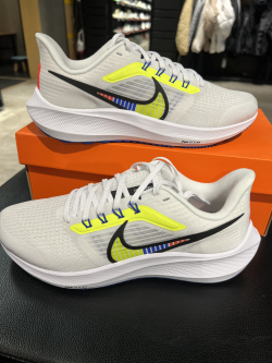 Nike Air Zoom Pegasus 39 Barely White yellow review Isabella 01