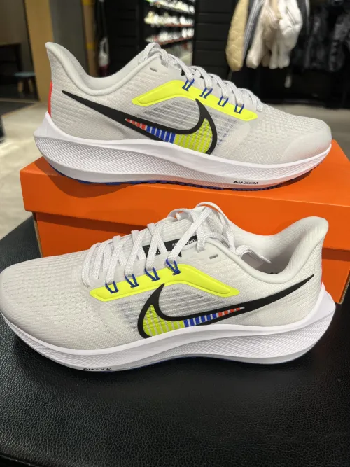 Nike Air Zoom Pegasus 39 Barely White yellow review 