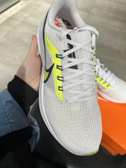 Nike Air Zoom Pegasus 39 Barely White yellow review Isabella 03