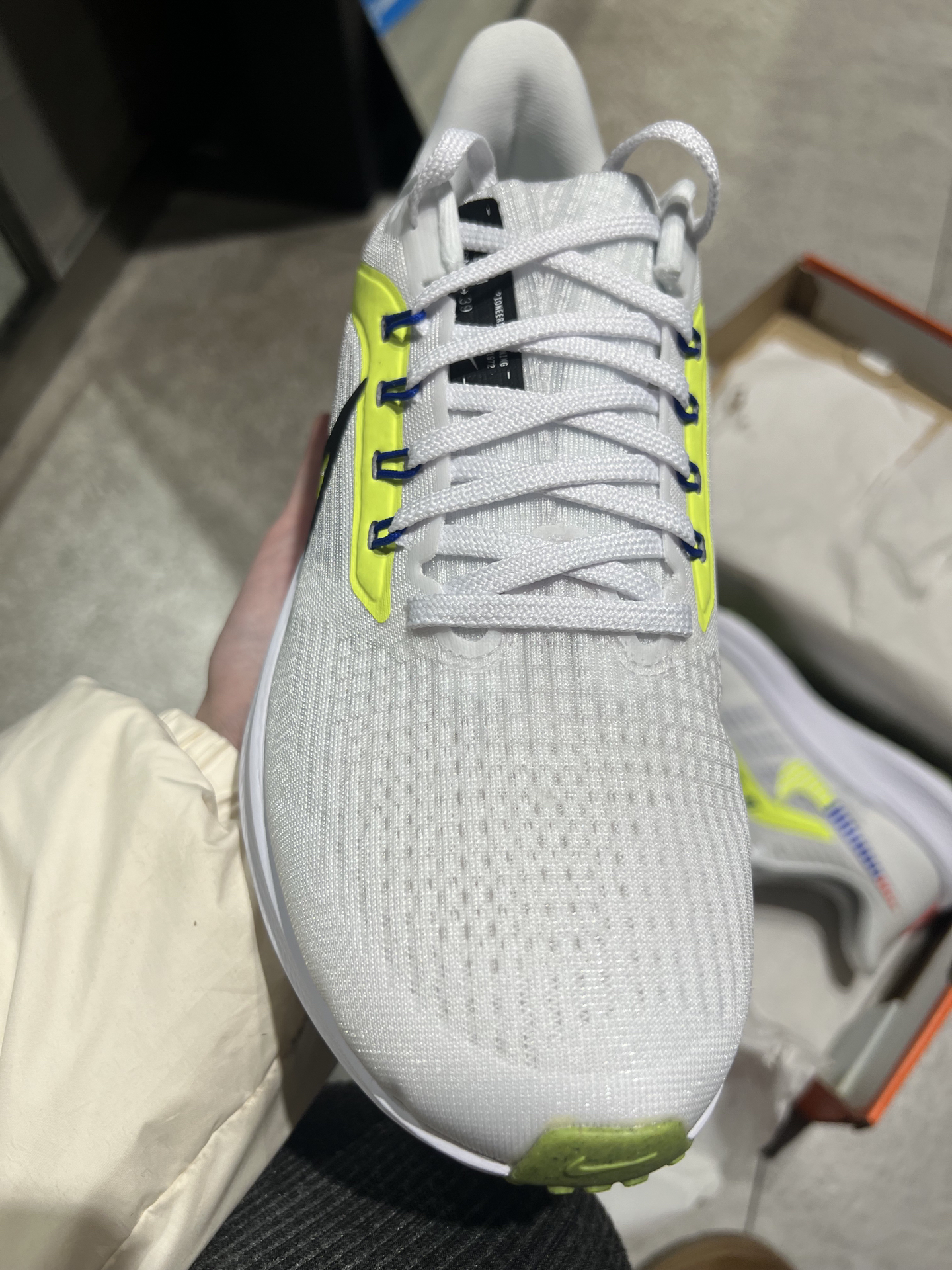 Nike Air Zoom Pegasus 39 Barely White yellow review Charlotte 01