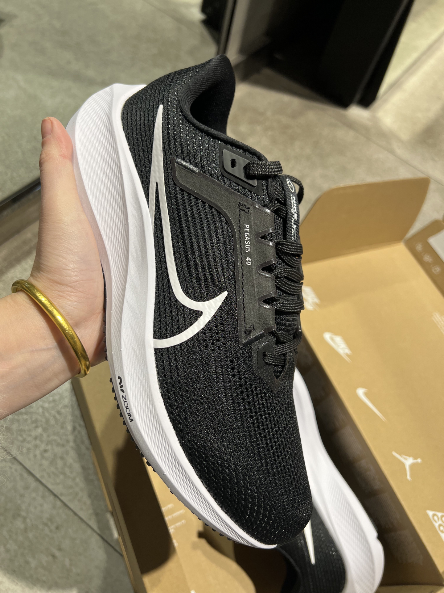 Nike Air Zoom Pegasus 40 Black And White review Kendall 02