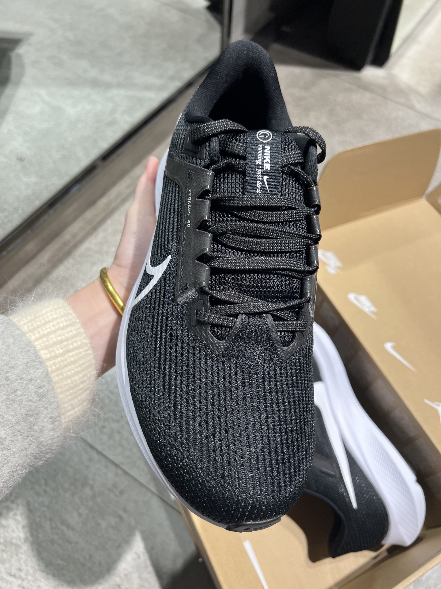 Nike Air Zoom Pegasus 40 Black And White review Kendall 05