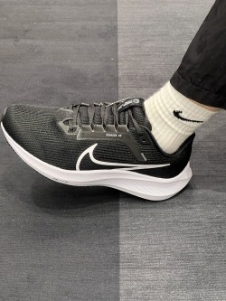 Nike Air Zoom Pegasus 40 Black And White review Jordan 01