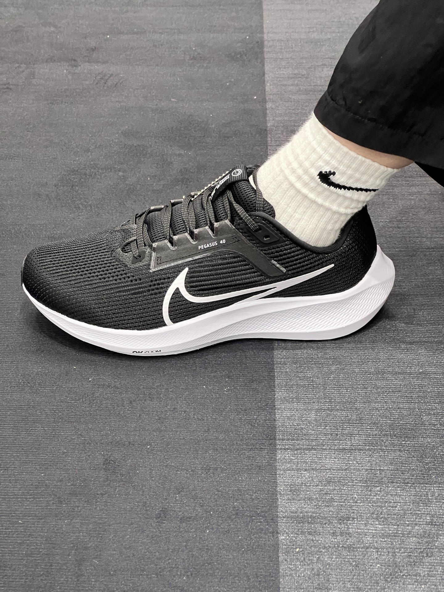 Nike Air Zoom Pegasus 40 Black And White review Jordan 02