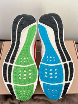 Nike Air Zoom Pegasus 40 Light Blue Green review Jamie 01