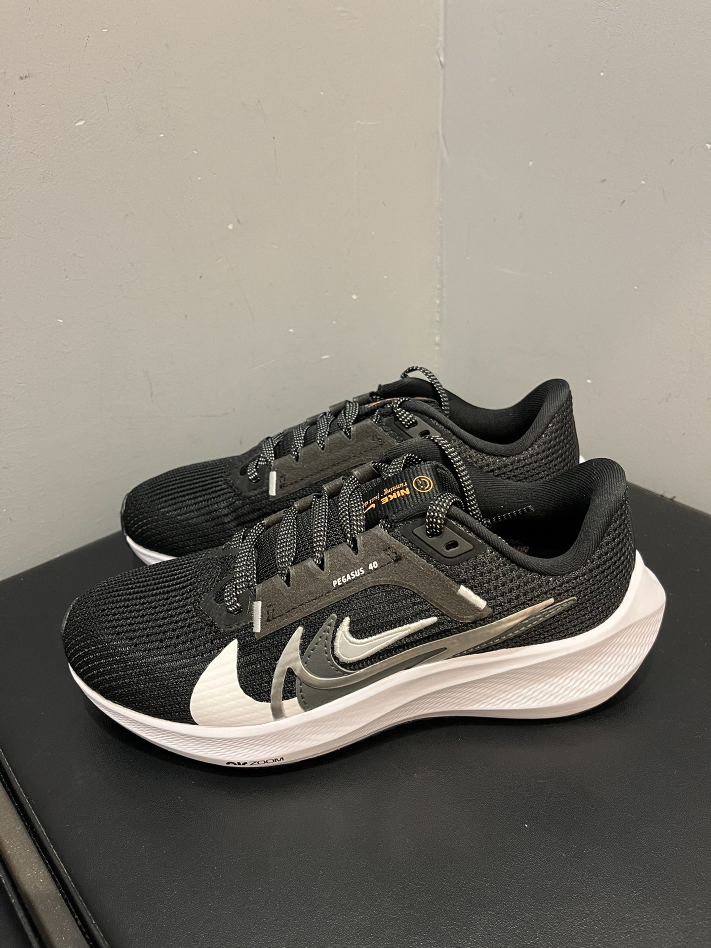 Nike Air Zoom Pegasus 40 Black and White Three Hooks review Bailey 03