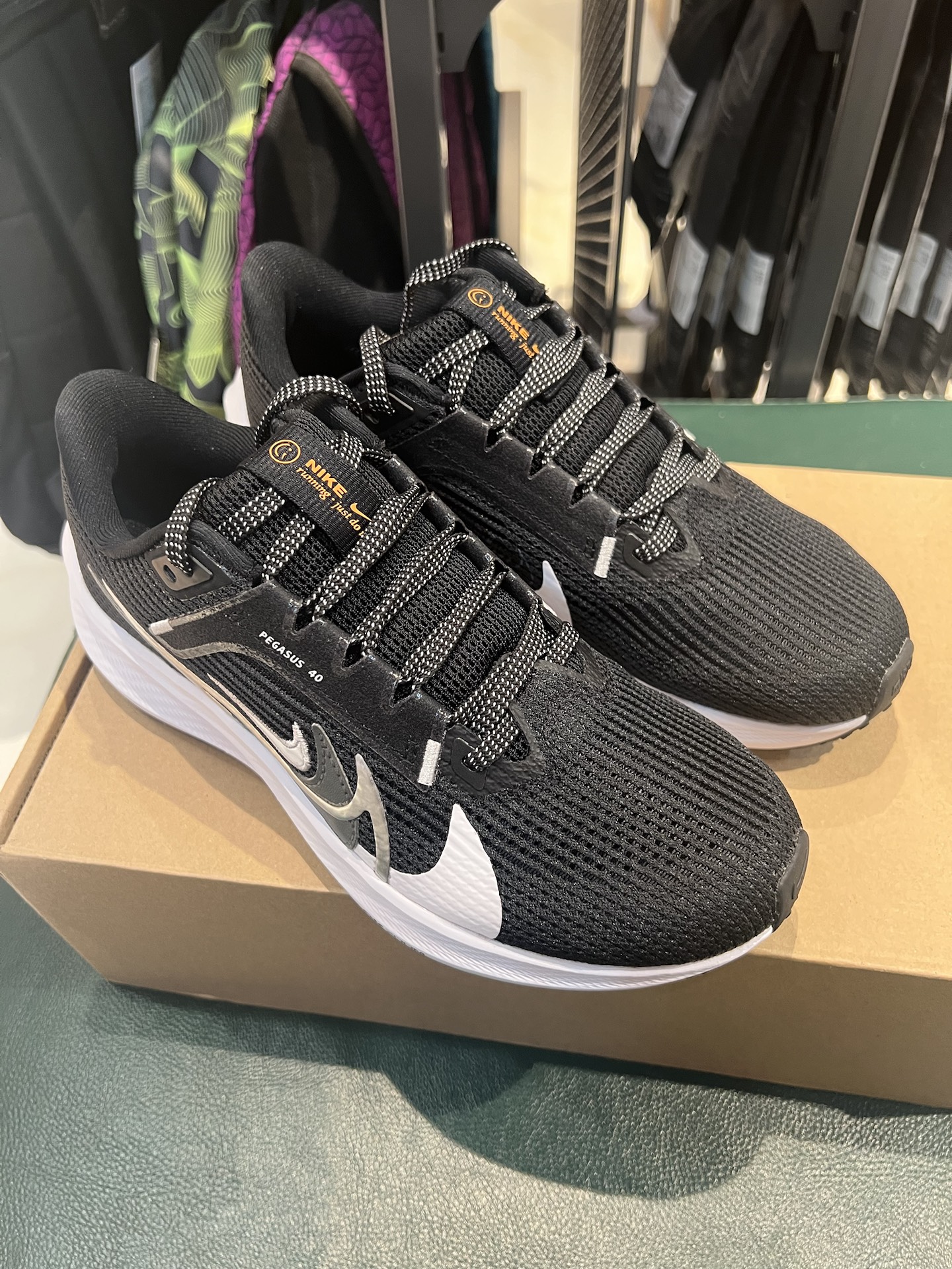 Nike Air Zoom Pegasus 40 Black and White Three Hooks review Jordan 03