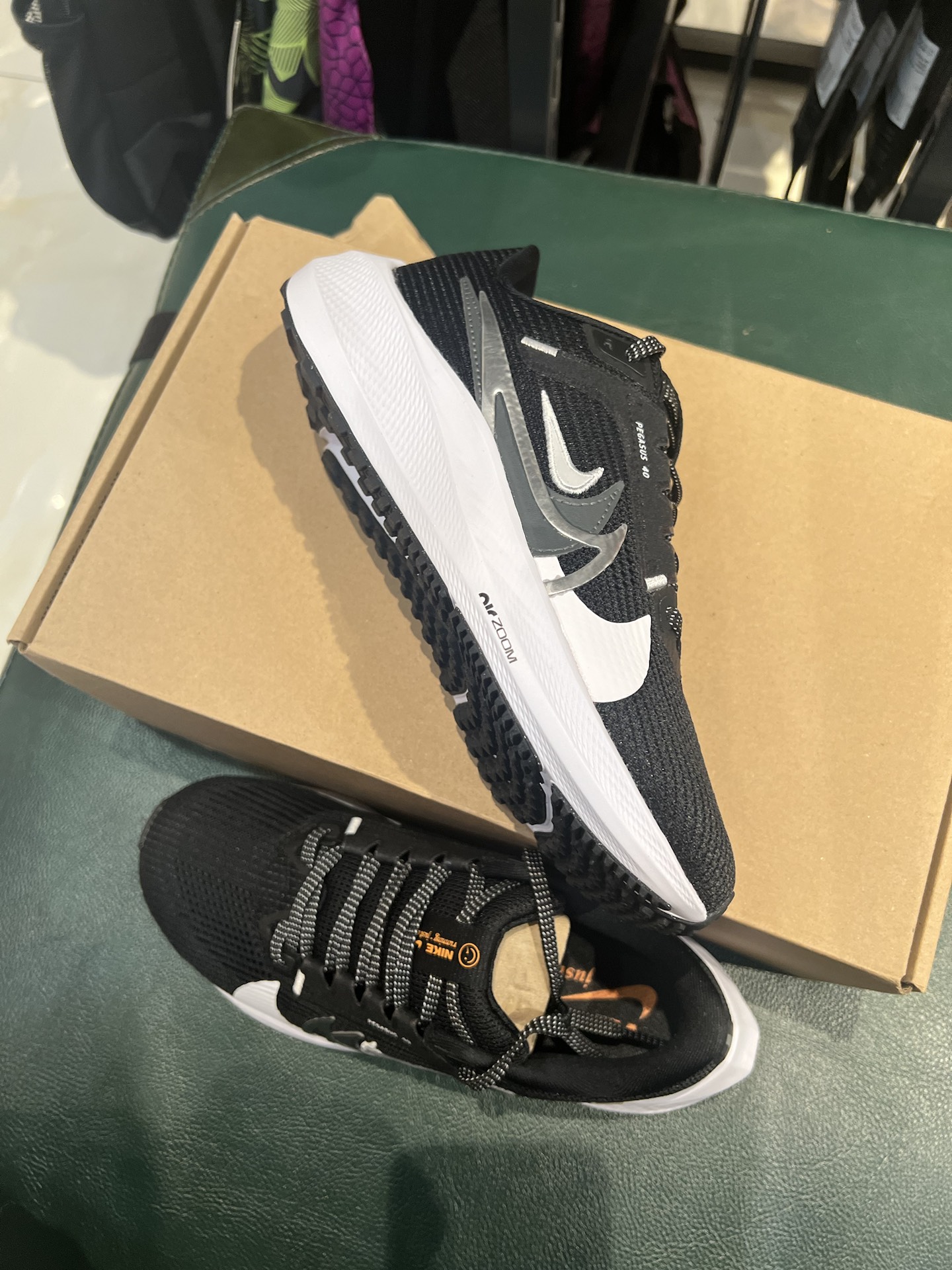 Nike Air Zoom Pegasus 40 Black and White Three Hooks review Jordan 05