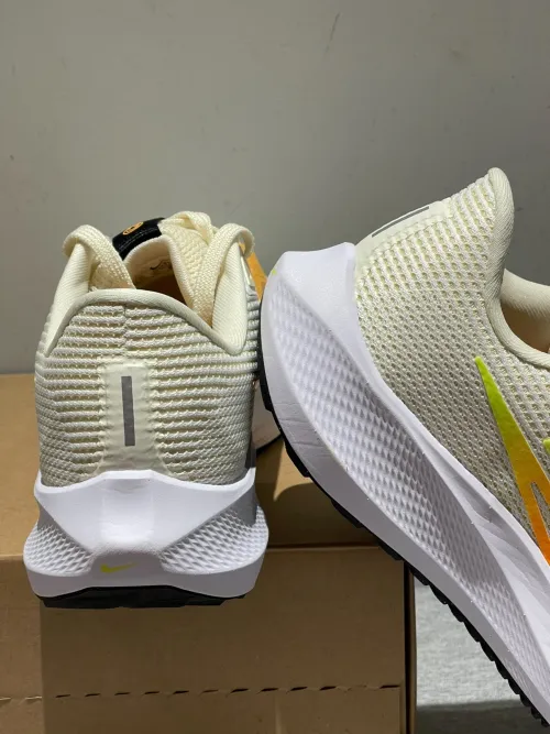 Nike Air Zoom Pegasus 40 White Yellow review 
