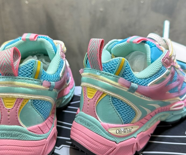 OFF-WHITE Out Of Blue Pink Blue review Abi. 02