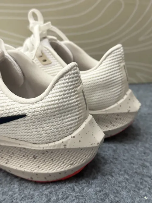 Nike Air Zoom Pegasus 40 White Orange review 