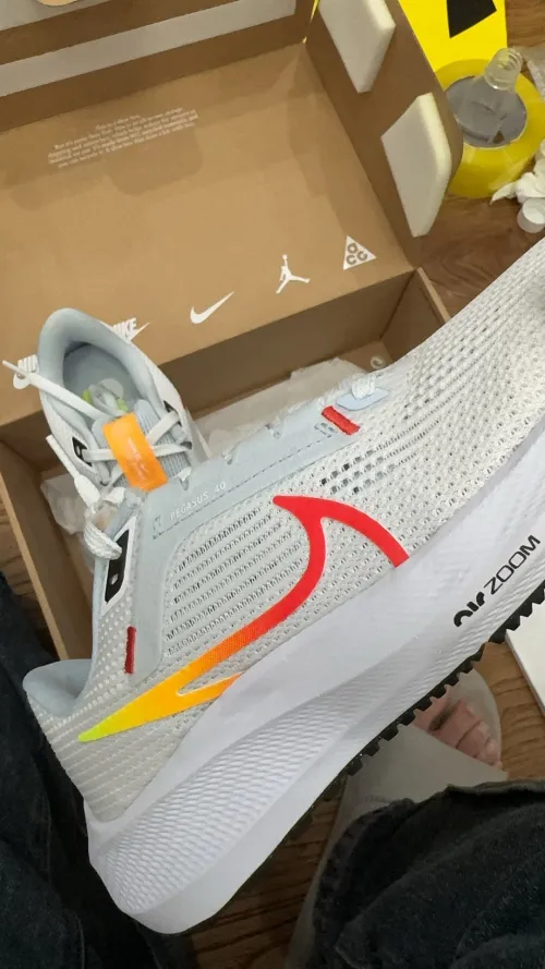 Nike Air Zoom Pegasus 40 White Blue Orange review 