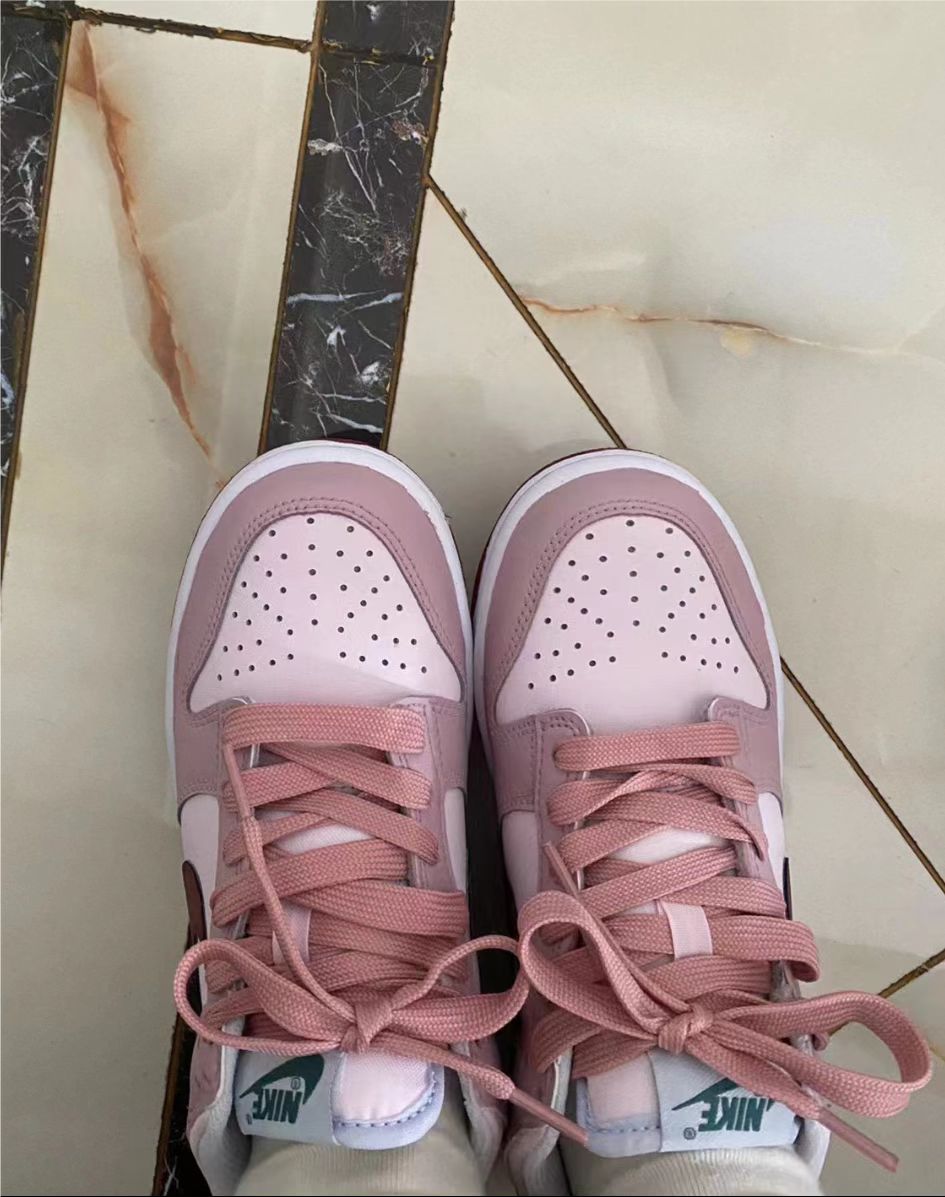 Nike Dunk Low Strawberry Embracing Pig review Anna