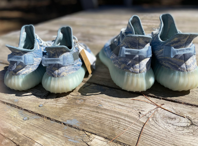 AH Adidas Yeezy Boost 350 V2 Sky Blue review Jolie66 01