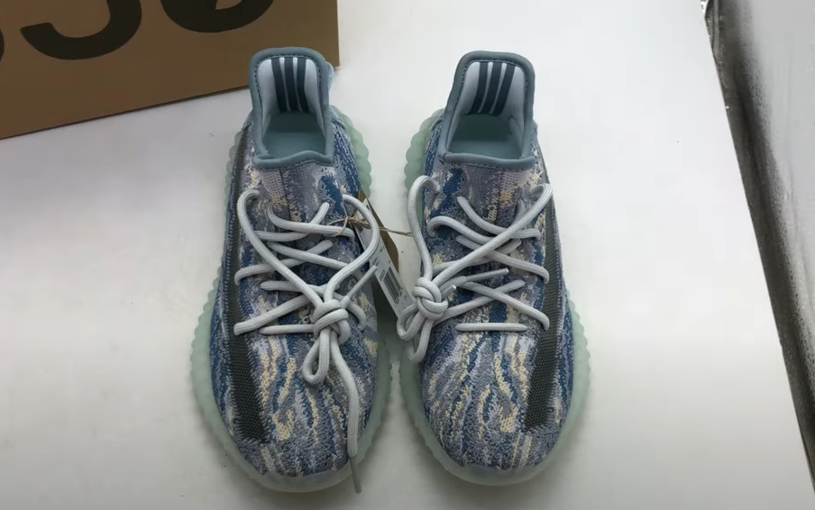 AH Adidas Yeezy Boost 350 V2 Sky Blue review Nichole♡ 02