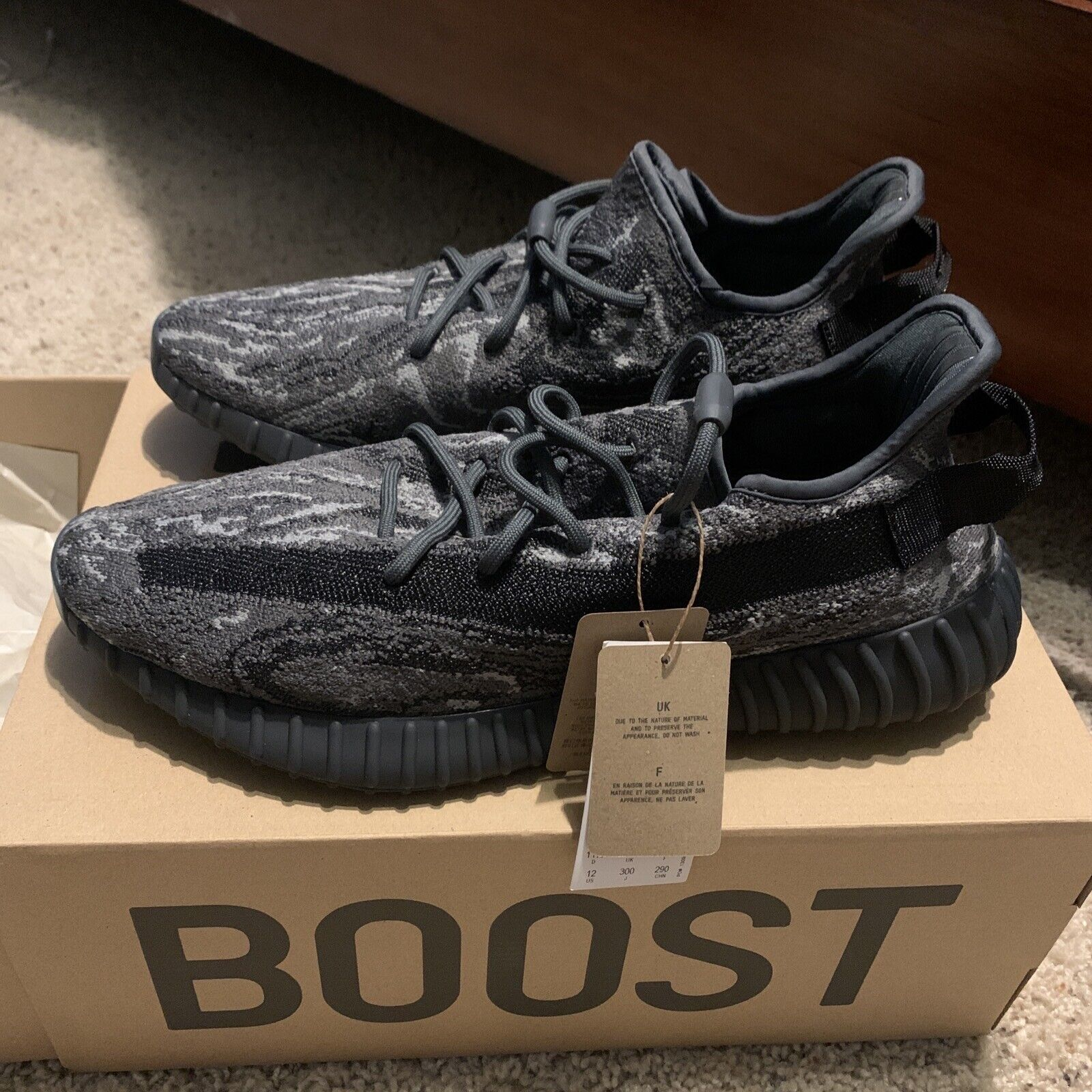AH Adidas Yeezy 350 V2 Dark Salt review Shuanna S. 01