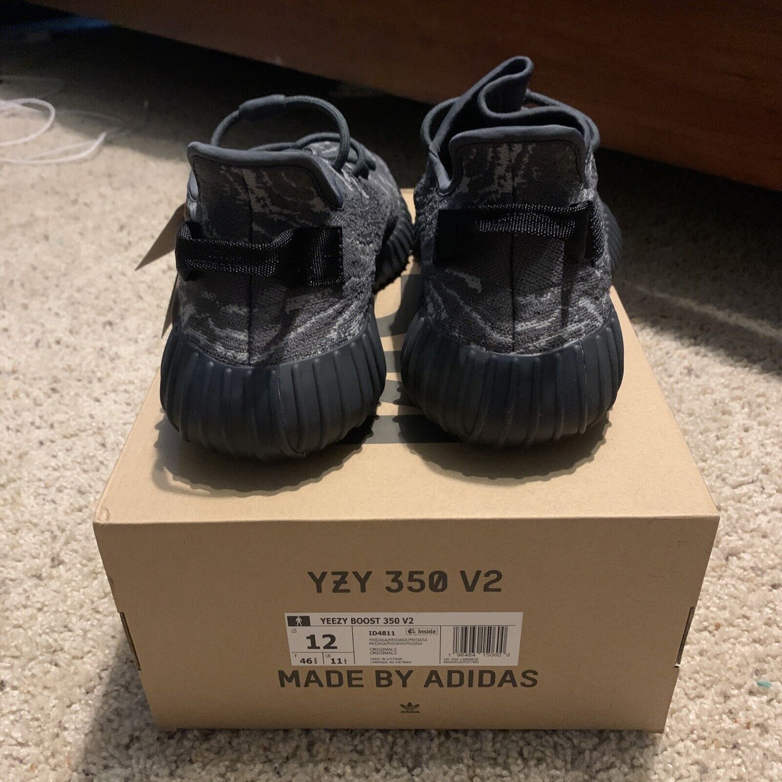 AH Adidas Yeezy 350 V2 Dark Salt review Shuanna S. 02