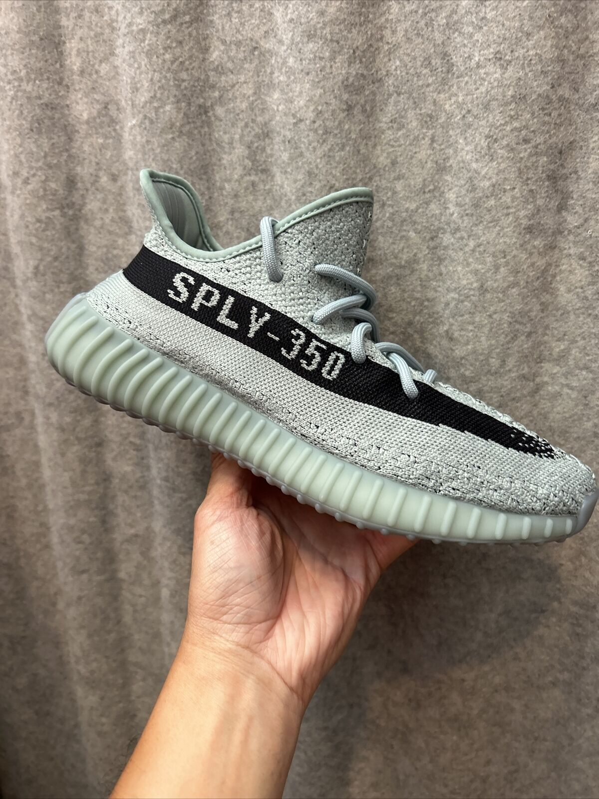AH Adidas Yeezy 350 V2 Jade Ash review Cheryl R. Talavera 01