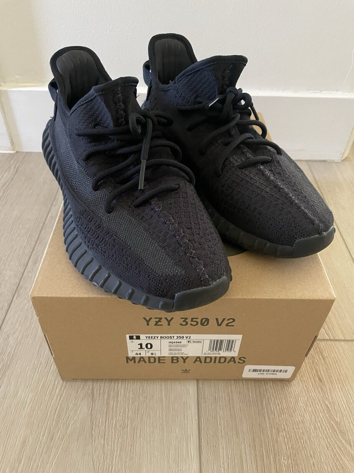 AH Adidas Yeezy Boost 350 V2 'Onyx' review Luis lopez 01