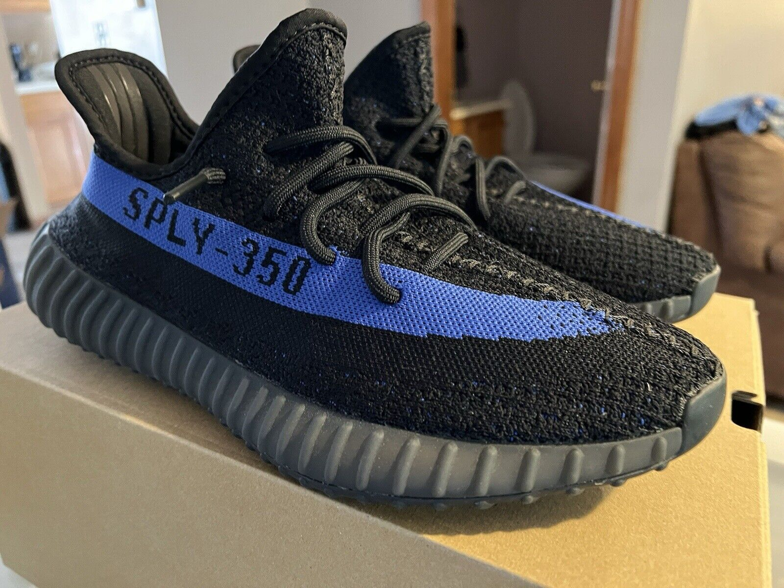 AH Adidas Yeezy Boost 350 V2 Black Blue review Eduardoegarza 01