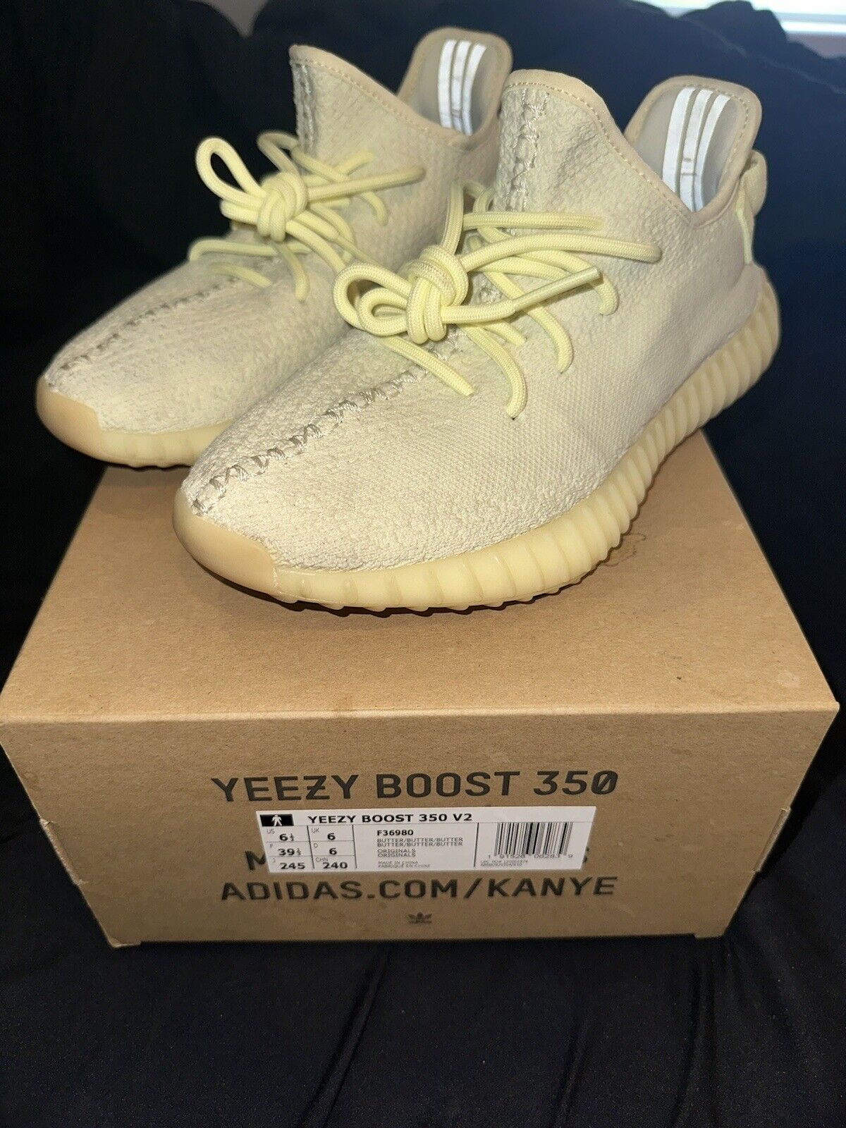 HK Adidas Yeezy Boost 350 V2  "Butter” review Mr crabs 01