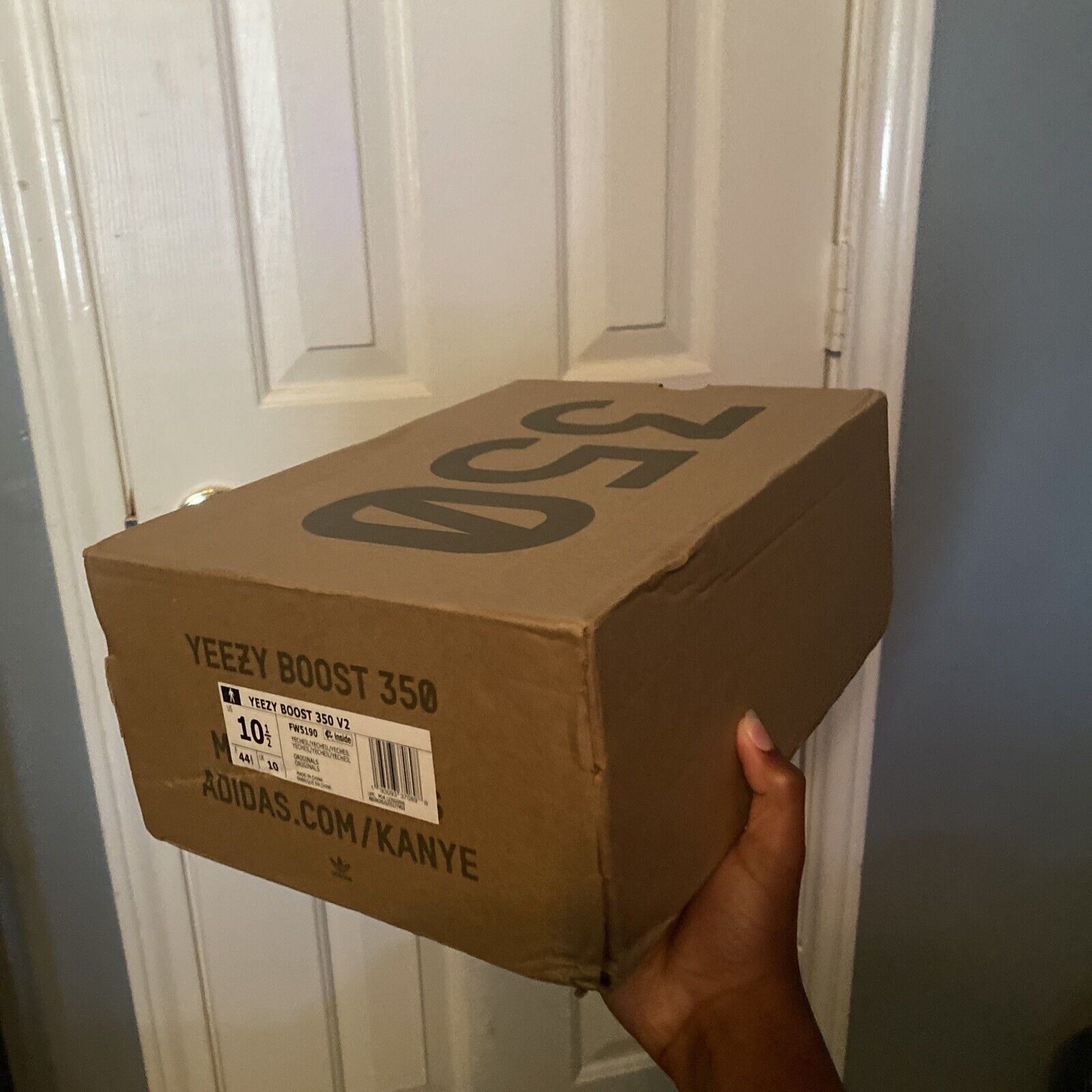 HK Adidas Yeezy Boost 350 V2 “Yecheil Reflective review Yurizan 02