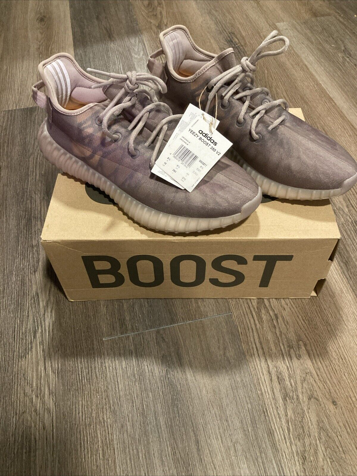 AH Adidas Yeezy Boost 350 V2 Mono Mist review Gregorio Hanley 01