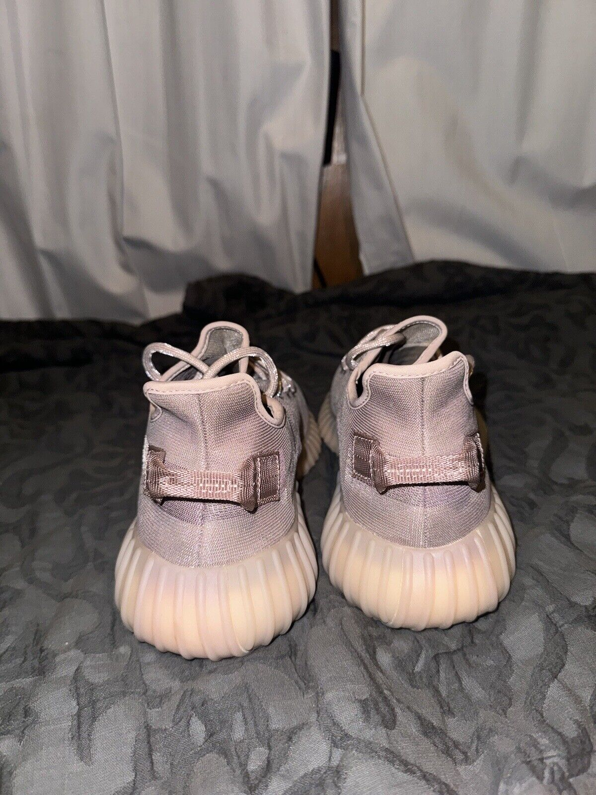 AH Adidas Yeezy Boost 350 V2 Mono Mist review Alexandra Corena. 01