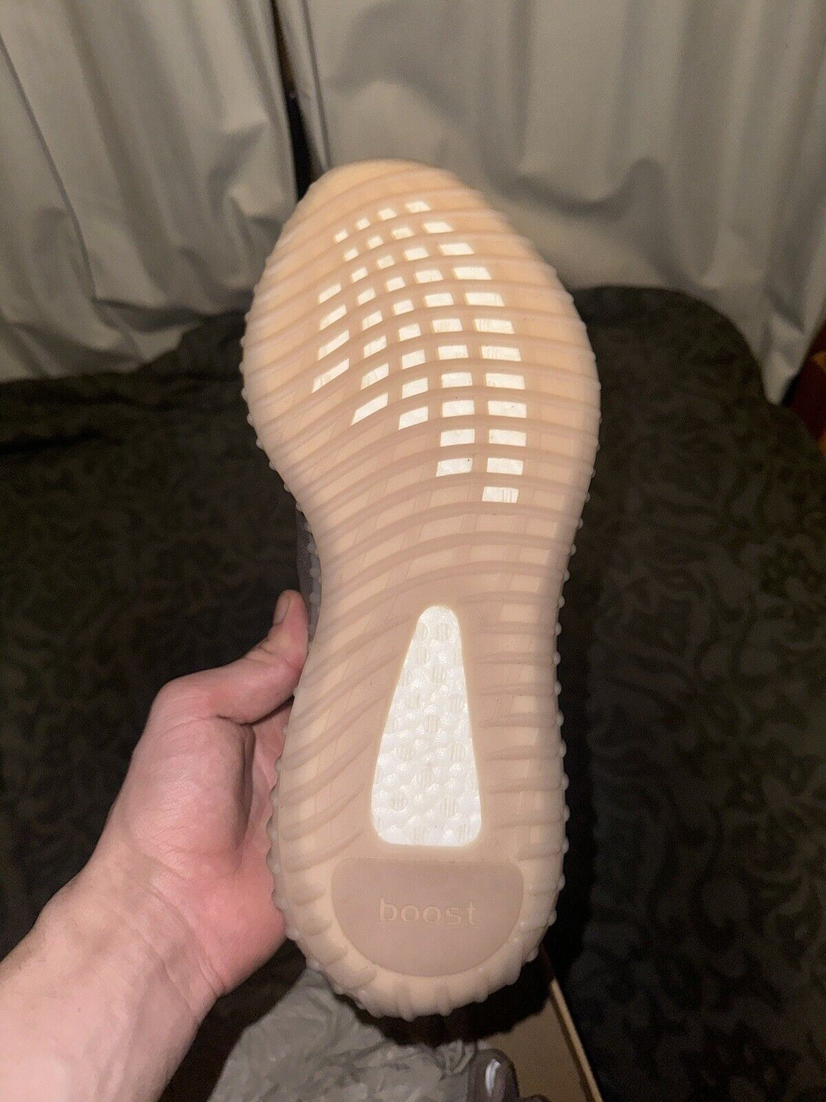 AH Adidas Yeezy Boost 350 V2 Mono Mist review Alexandra Corena. 02