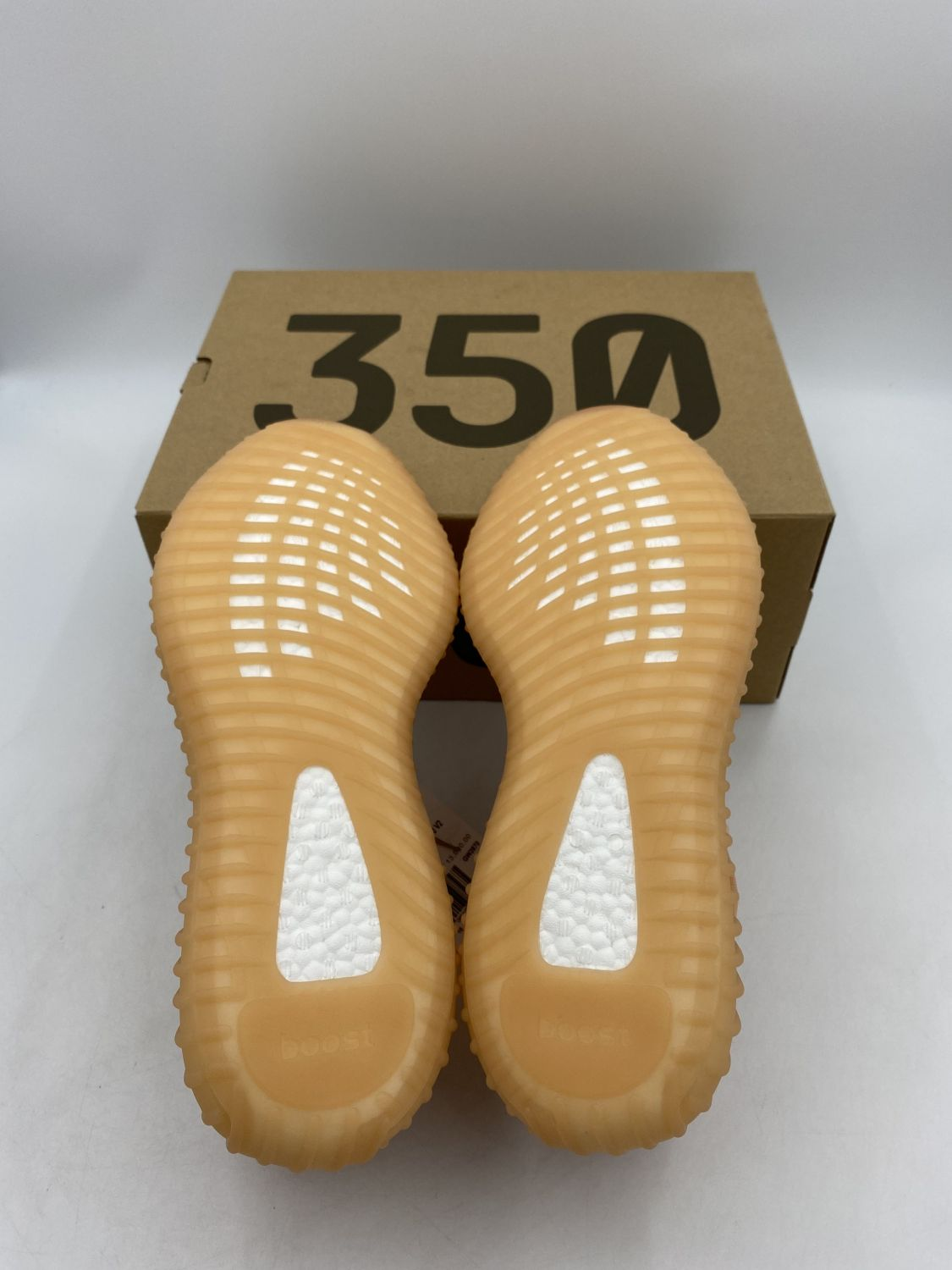 AH Adidas Yeezy Boost 350 V2 review Odelmis 02