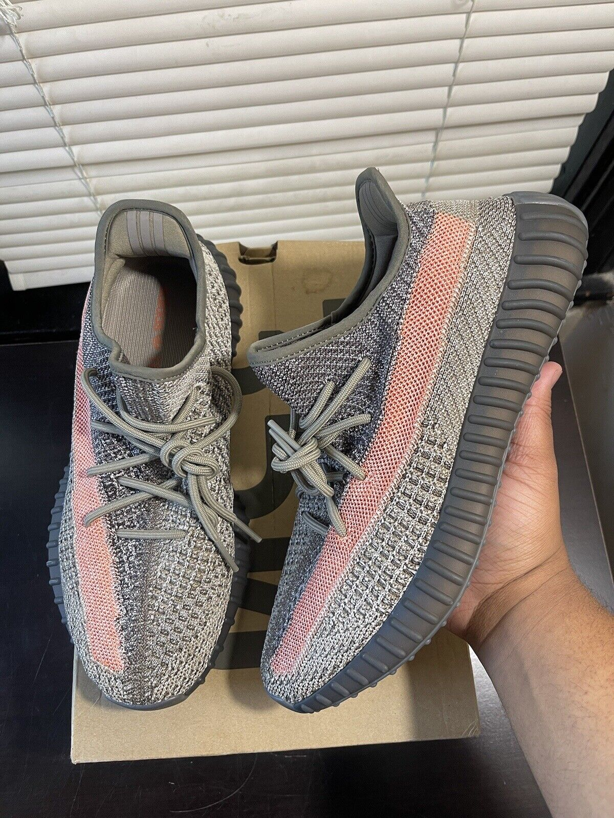 AH Adidas Yeezy Boost 350 V2 “Ash Stone” review Juan Hernandez 01