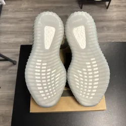 AH Adidas Yeezy Boost 350 V2 “Ash Blue” review Jenna 01