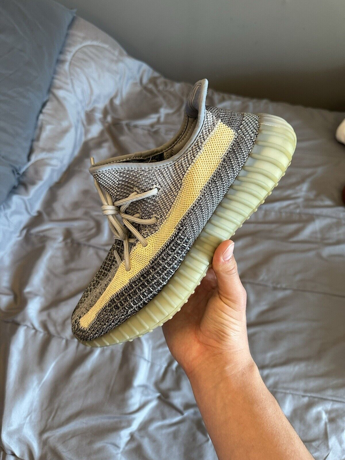 AH Adidas Yeezy Boost 350 V2 “Ash Blue” review Adrian soto 01