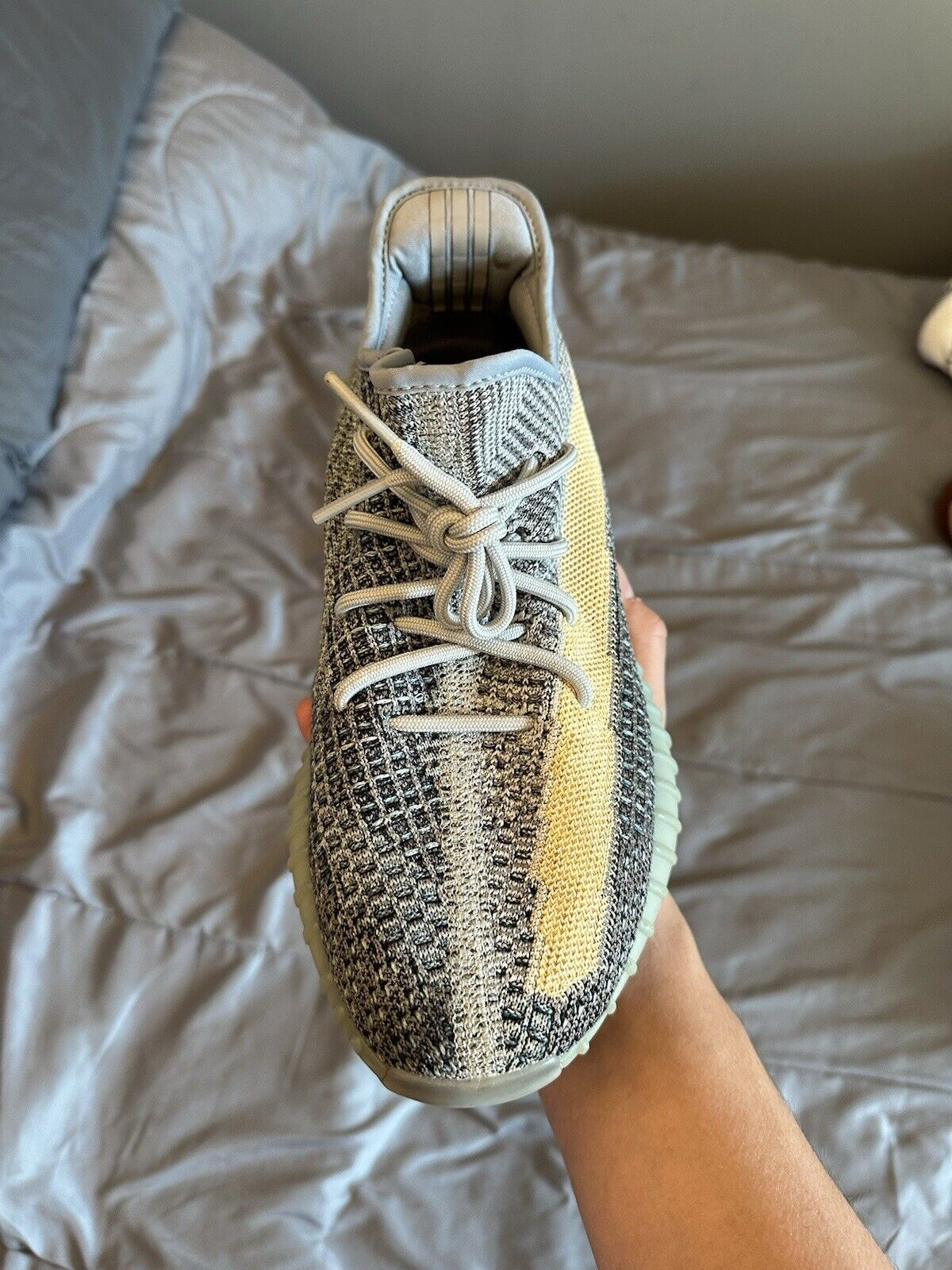 AH Adidas Yeezy Boost 350 V2 “Ash Blue” review Adrian soto 02