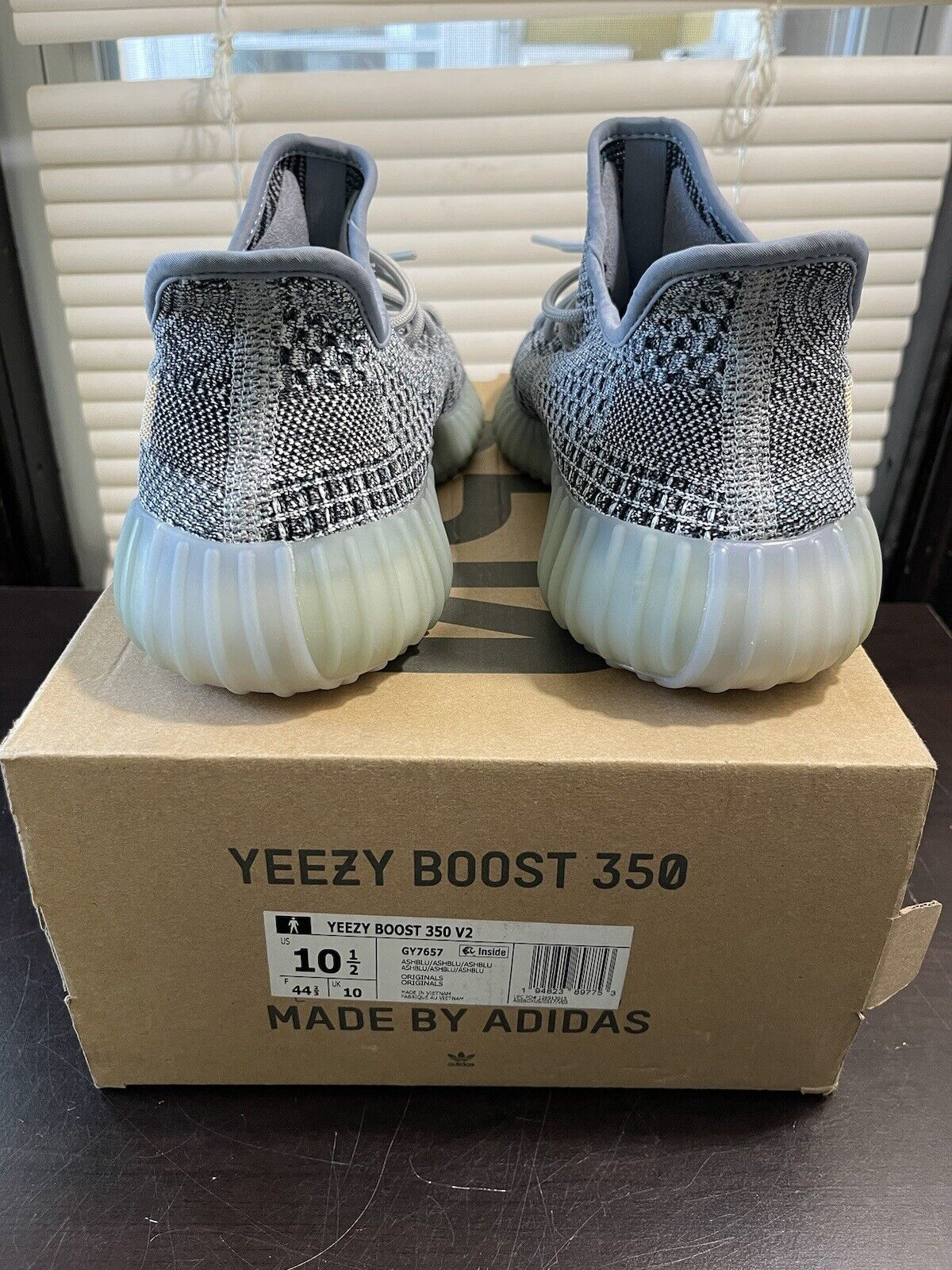 AH Adidas Yeezy Boost 350 V2 “Ash Blue” review Ruben Ramirez 02