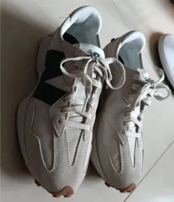 New Balance 327 Beige Green review Taylor