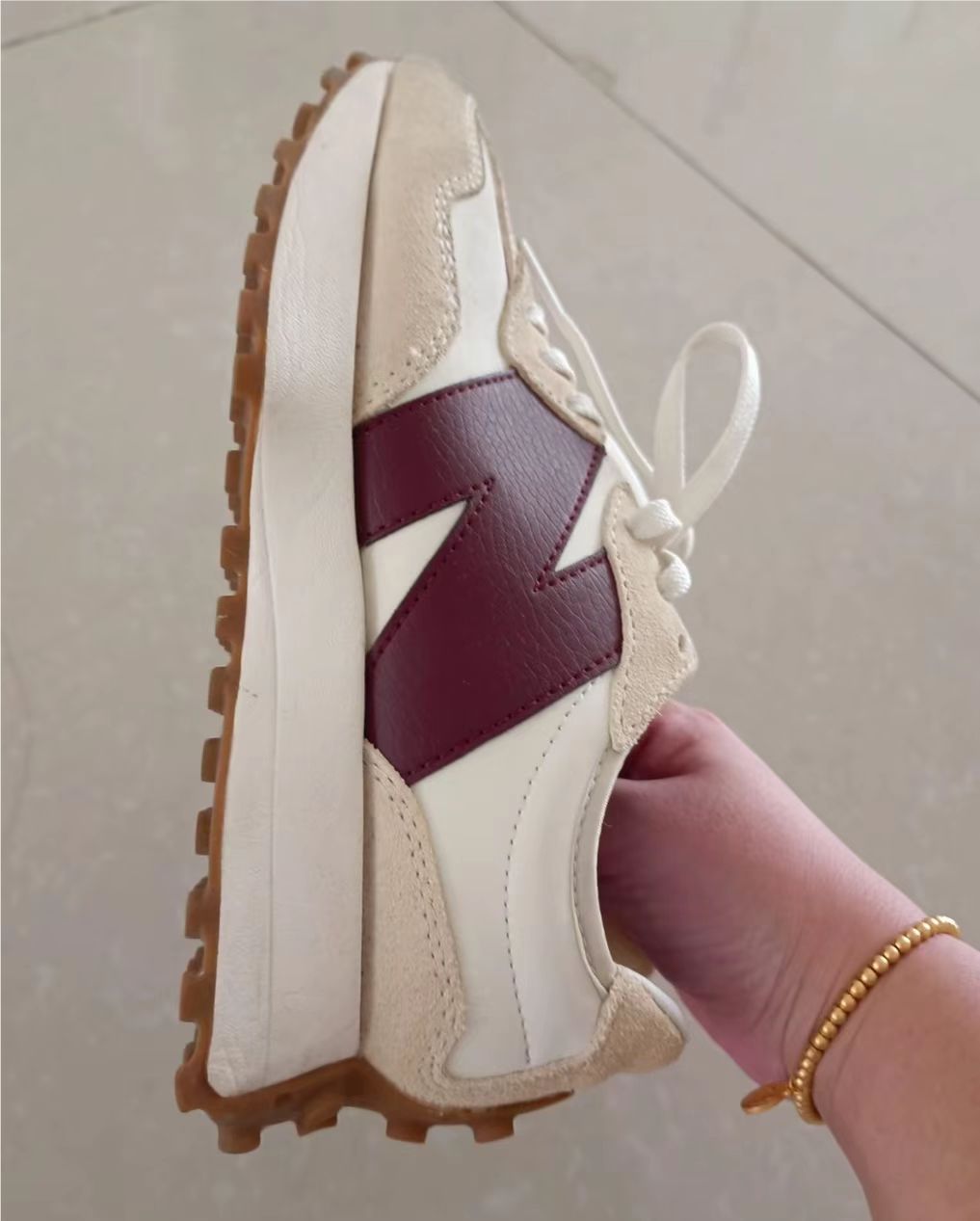 New Balance 327 White Dark Red review Birgit Taglinger