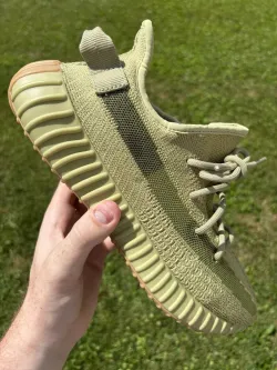 AH Adidas Yeezy Boost 350 V2"Sulfur" Real Boost review Brandon Fleshman 01
