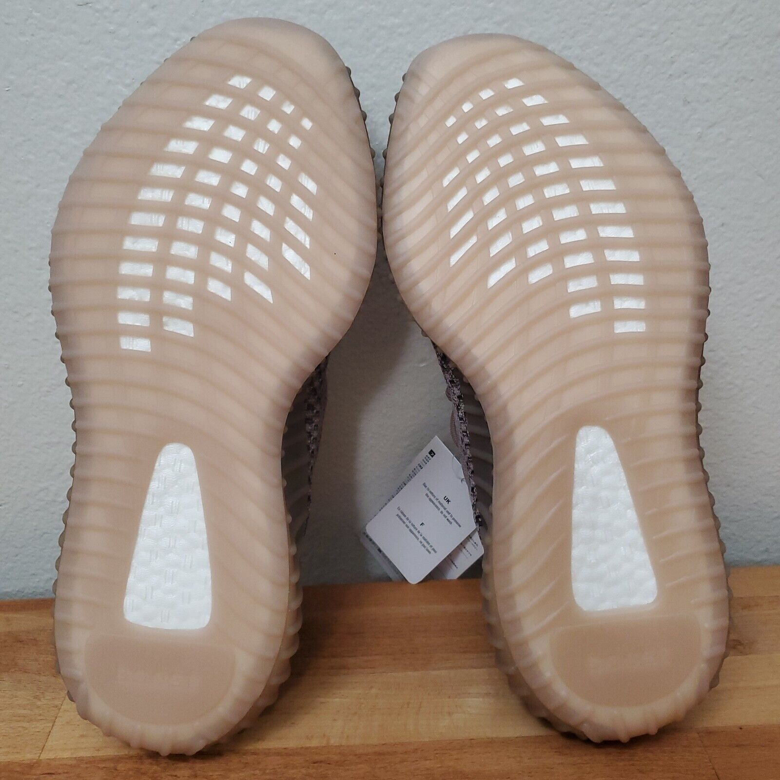 HK Adidas Yeezy Boost 350 V2 “YECHER” review Michelle cote 03